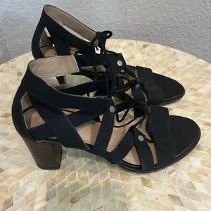 Naturalizar Tie Sandals